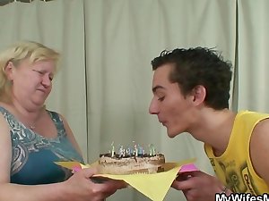 He fucks huge mother-in-law